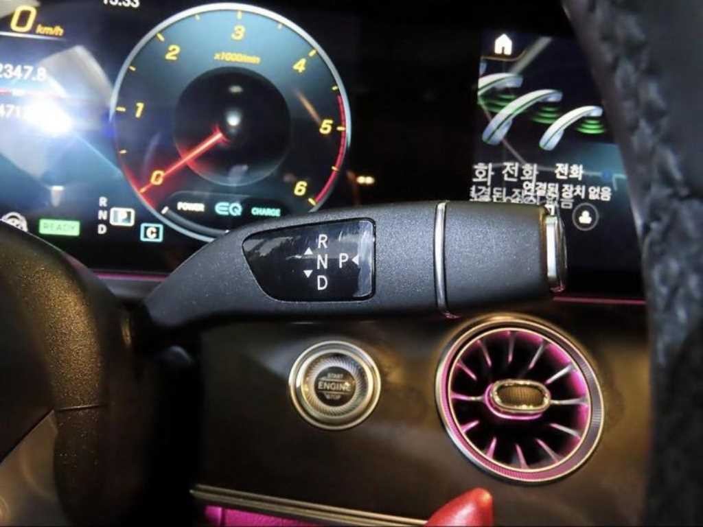 벤츠 E 클래스 E-클래스 W213 E300d 4MATIC 쿠페 이미지 12