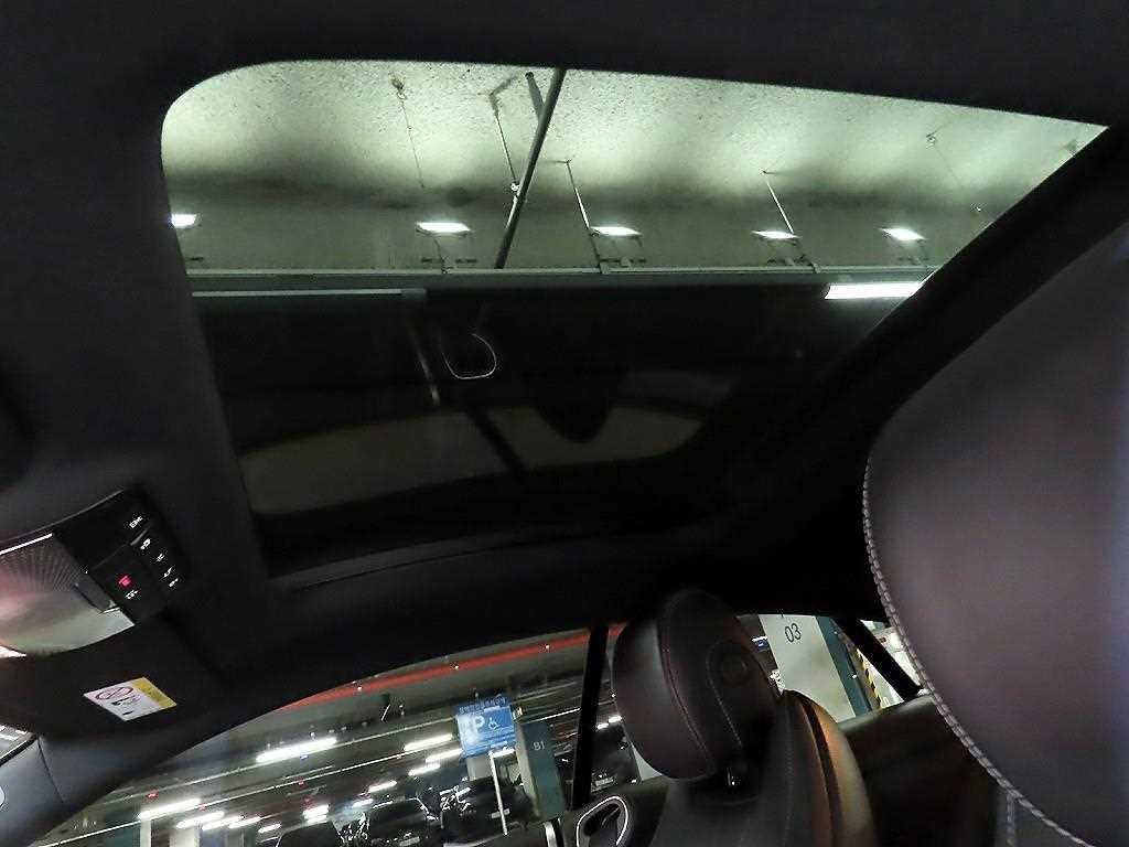 벤츠 E 클래스 E-클래스 W213 E300d 4MATIC 쿠페 이미지 17