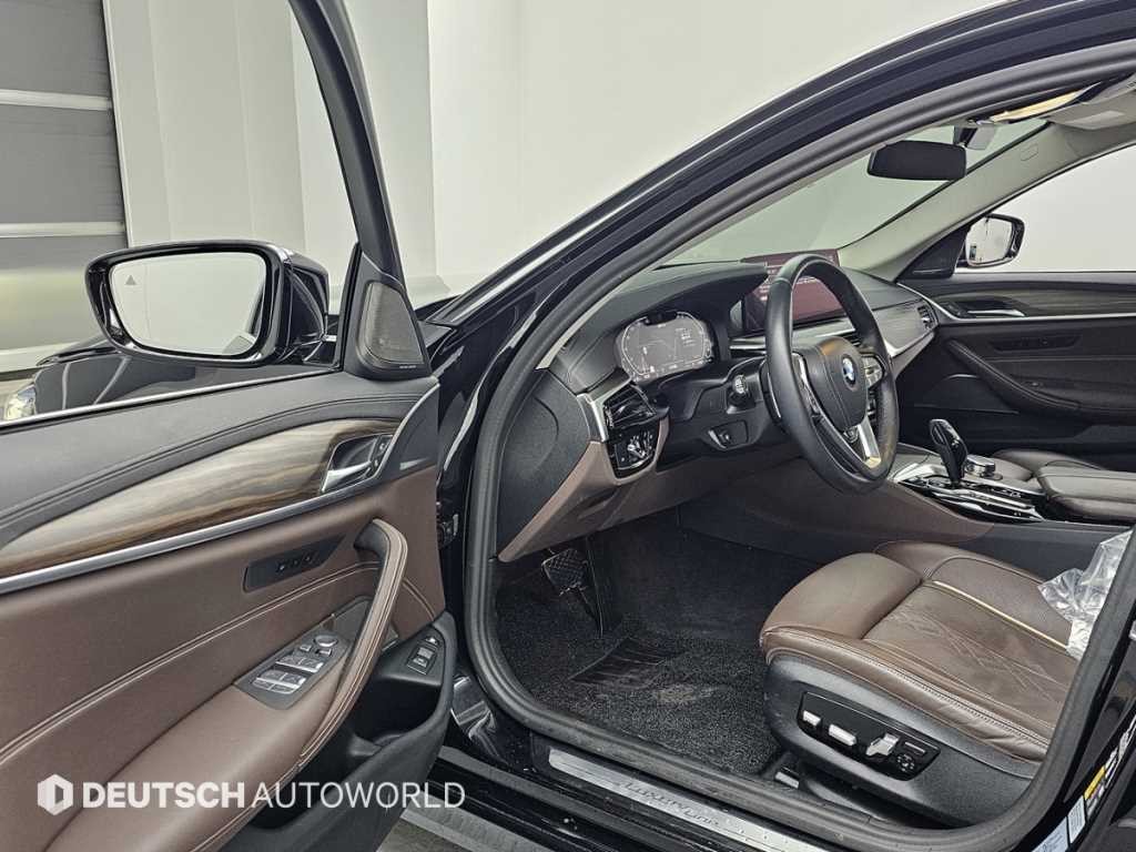 BMW 5시리즈 5시리즈 (G30) 530e M 스포츠 이미지 11