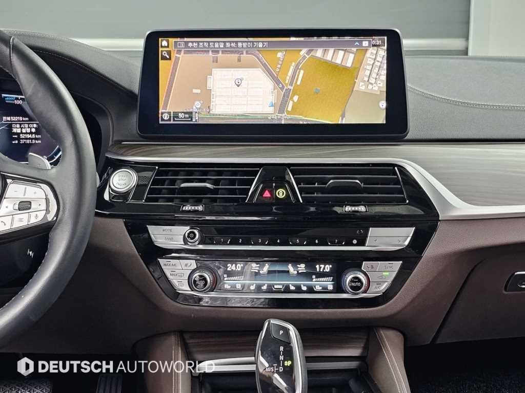 BMW 5시리즈 5시리즈 (G30) 530e M 스포츠 이미지 14