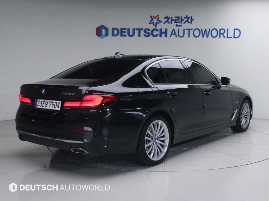 BMW 5시리즈 5시리즈 (G30) 530e M 스포츠 이미지 2
