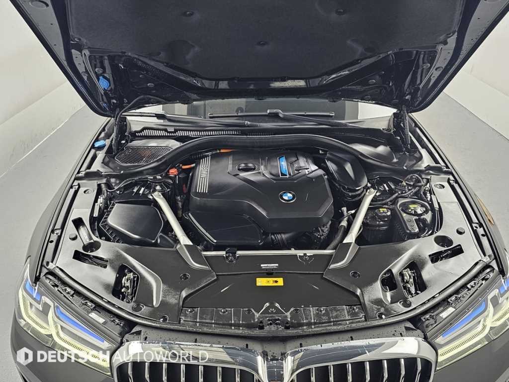BMW 5시리즈 5시리즈 (G30) 530e M 스포츠 이미지 6