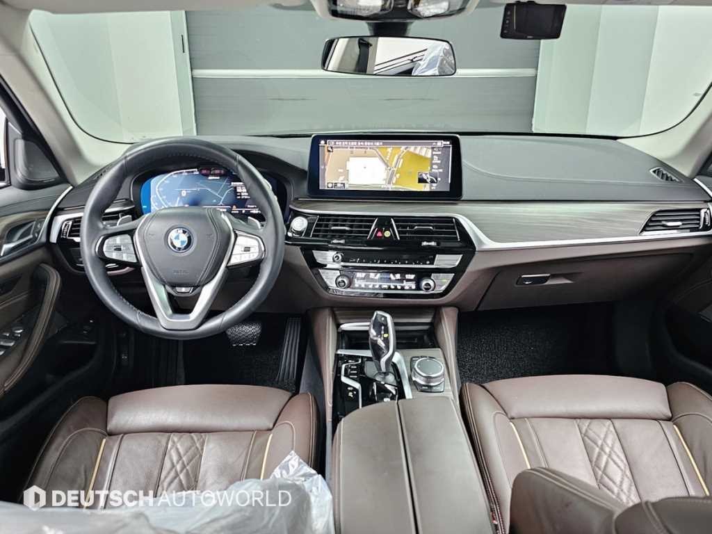 BMW 5시리즈 5시리즈 (G30) 530e M 스포츠 이미지 7