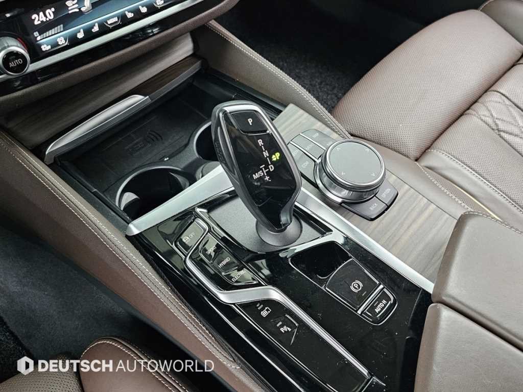 BMW 5시리즈 5시리즈 (G30) 530e M 스포츠 이미지 9