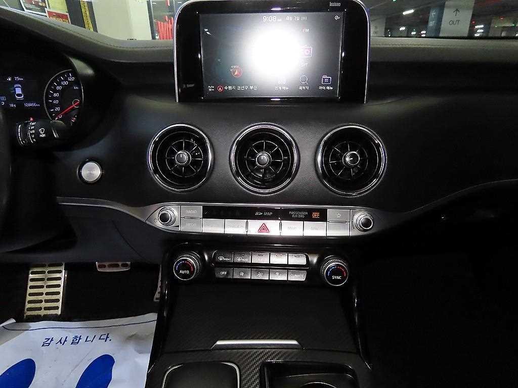 기아 스팅어 가솔린 2.0 터보 AWD 플래티넘 이미지 11