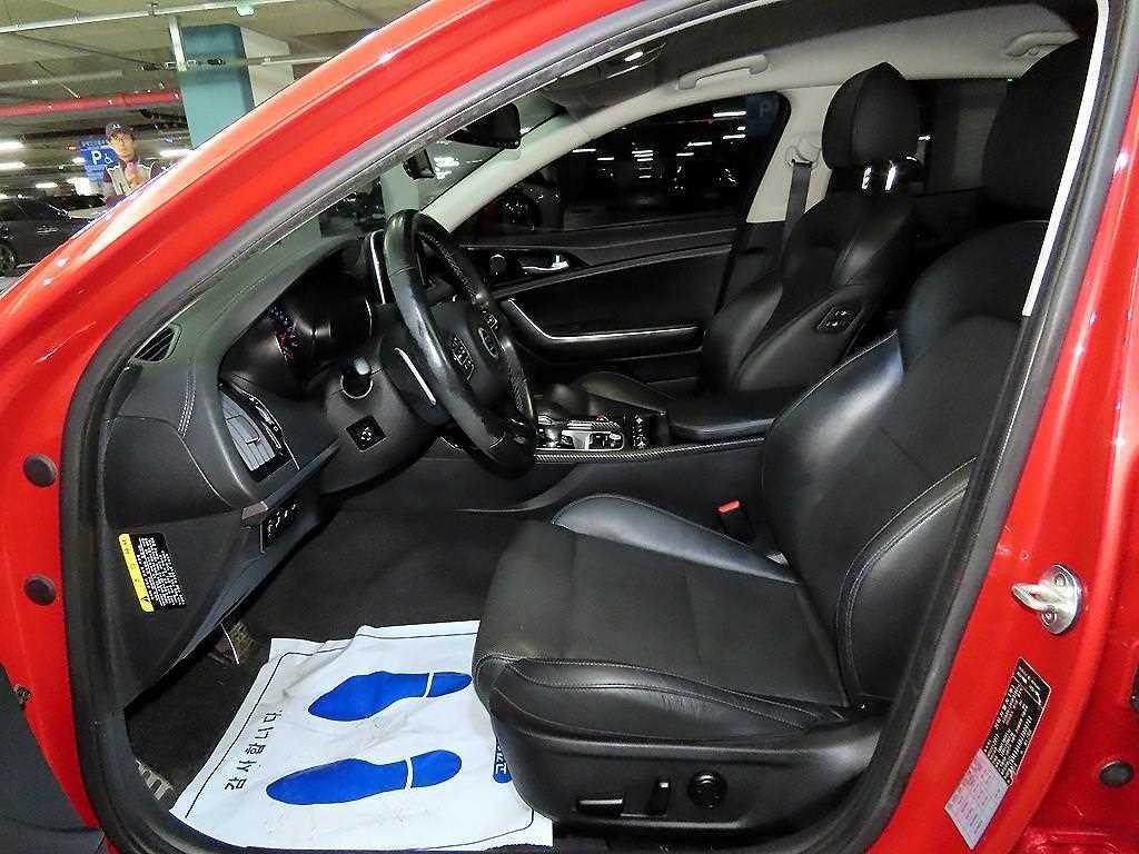 기아 스팅어 가솔린 2.0 터보 AWD 플래티넘 이미지 6