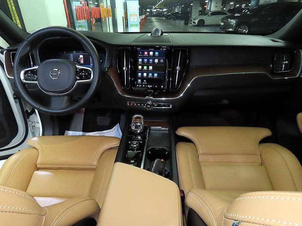 볼보 XC60 XC60(2세대) B6 AWD 얼티메이트 브라이트 이미지 10