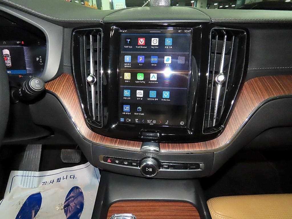 볼보 XC60 XC60(2세대) B6 AWD 얼티메이트 브라이트 이미지 11