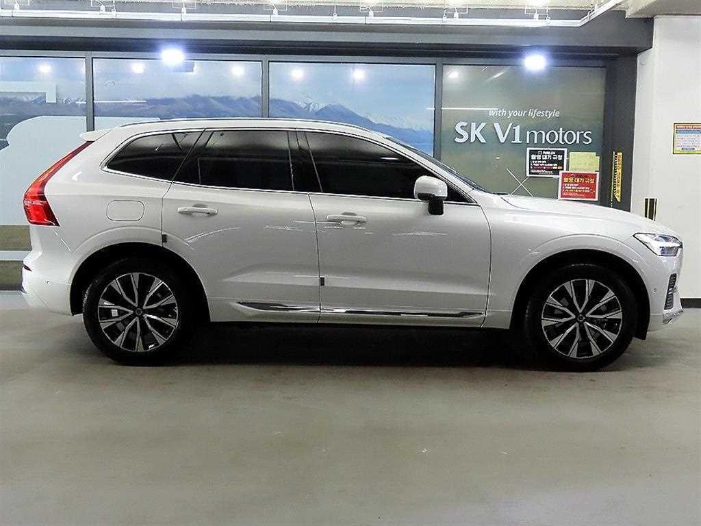볼보 XC60 XC60(2세대) B6 AWD 얼티메이트 브라이트 이미지 3