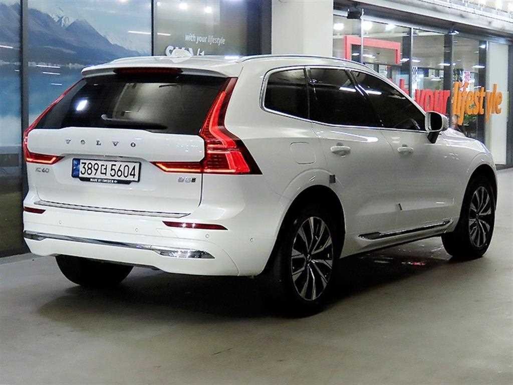 볼보 XC60 XC60(2세대) B6 AWD 얼티메이트 브라이트 이미지 4