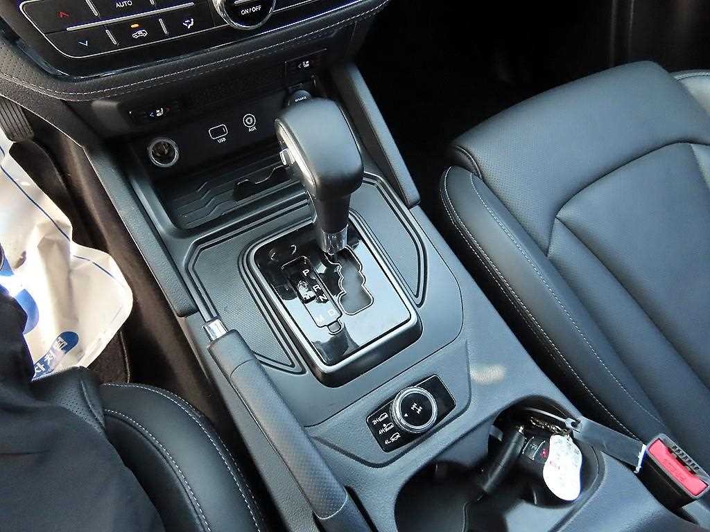 KG모빌리티(쌍용) 렉스턴 더 뉴 렉스턴 스포츠 디젤 2.2 4WD 프레스티지 이미지 10