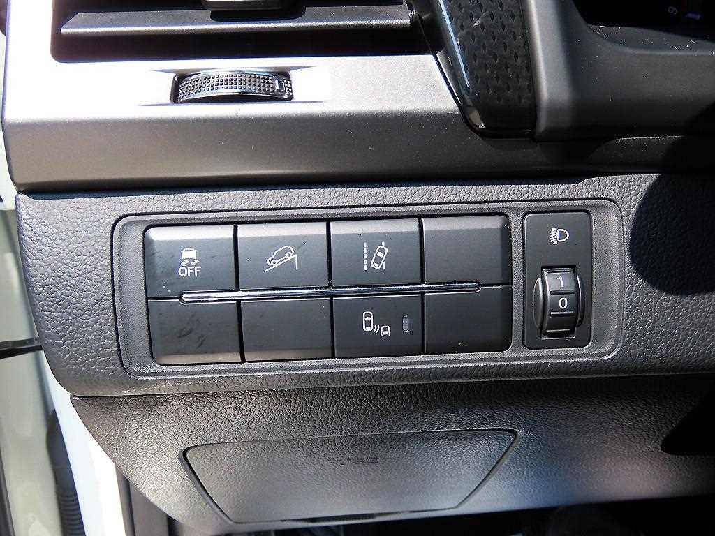 KG모빌리티(쌍용) 렉스턴 더 뉴 렉스턴 스포츠 디젤 2.2 4WD 프레스티지 이미지 12