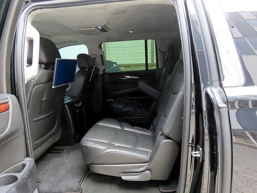 캐딜락 에스컬레이드 6.2 V8 ESV 이미지 6