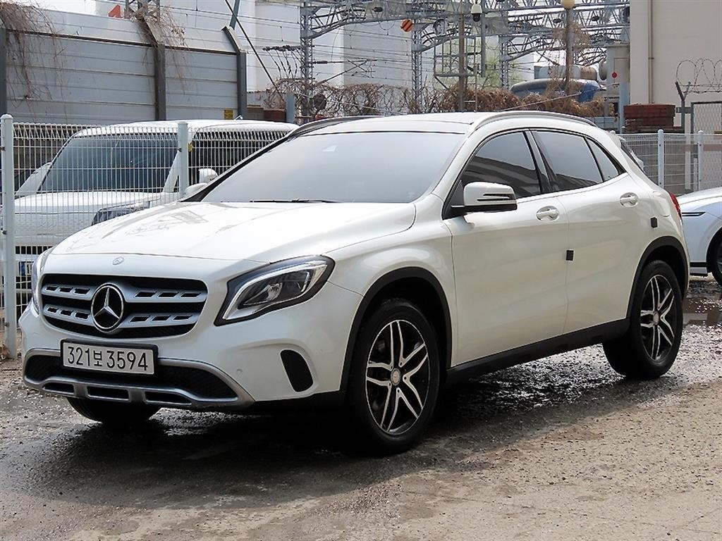 벤츠 GLA 클래스 GLA클래스 X156 GLA220 프리미엄 이미지 2