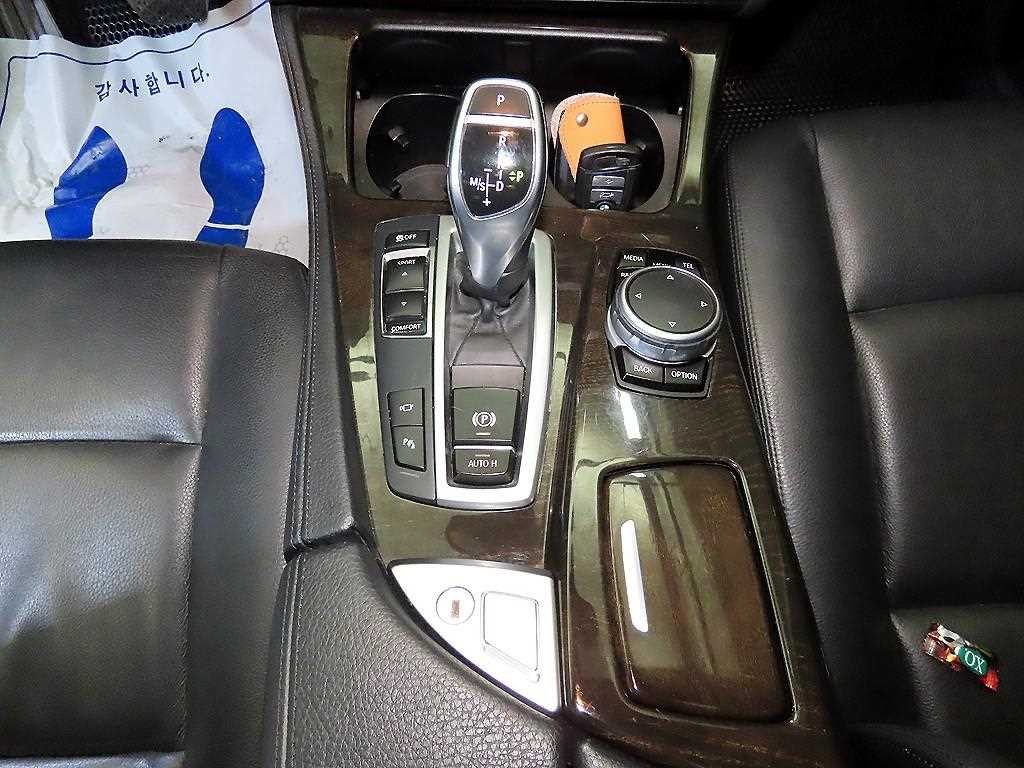 BMW 5시리즈 5시리즈 (F10) 528i 이미지 12