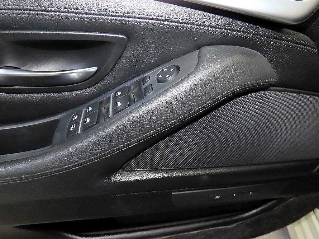 BMW 5시리즈 5시리즈 (F10) 528i 이미지 13