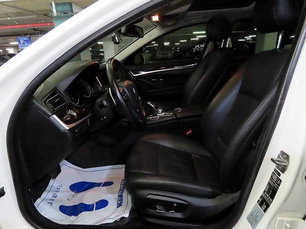 BMW 5시리즈 5시리즈 (F10) 528i 이미지 6