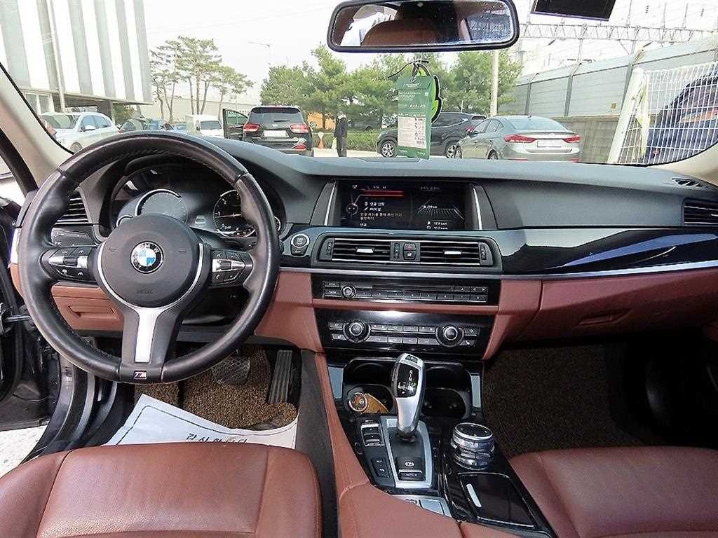 BMW 5시리즈 5시리즈 (F10) 520d M 에어로다이나믹 프로 이미지 8
