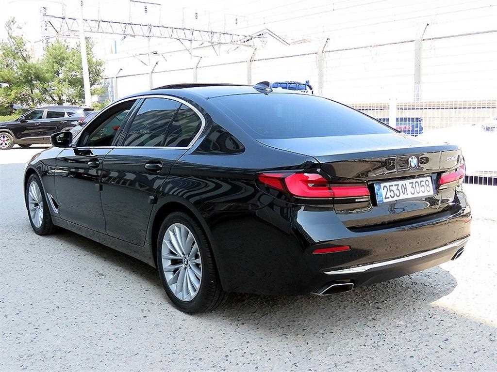BMW 5시리즈 5시리즈 (G30) 530i 럭셔리 이미지 3