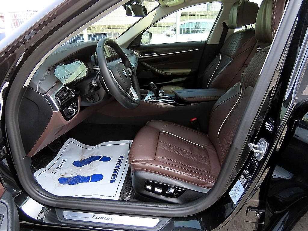 BMW 5시리즈 5시리즈 (G30) 530i 럭셔리 이미지 5