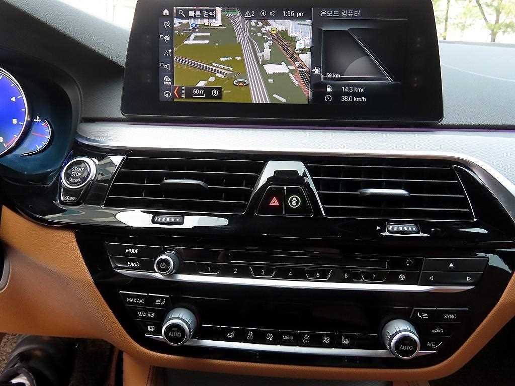 BMW 5시리즈 5시리즈 (G30) 520d xDrive M 스포츠 이미지 13