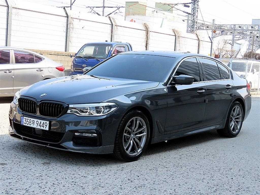 BMW 5시리즈 5시리즈 (G30) 520d xDrive M 스포츠 이미지 2