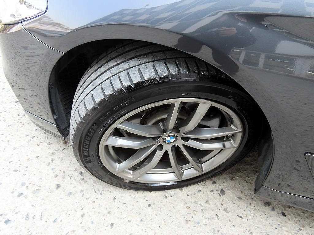 BMW 5시리즈 5시리즈 (G30) 520d xDrive M 스포츠 이미지 20