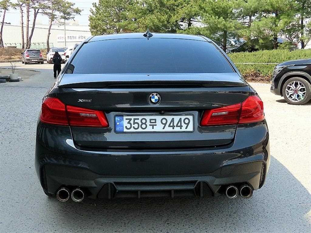 BMW 5시리즈 5시리즈 (G30) 520d xDrive M 스포츠 이미지 4