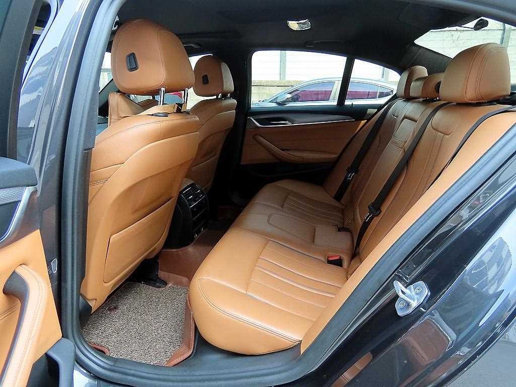 BMW 5시리즈 5시리즈 (G30) 520d xDrive M 스포츠 이미지 6