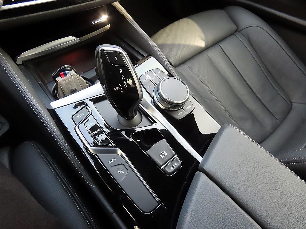 BMW 5시리즈 5시리즈 (G30) 530e M 스포츠 이미지 11