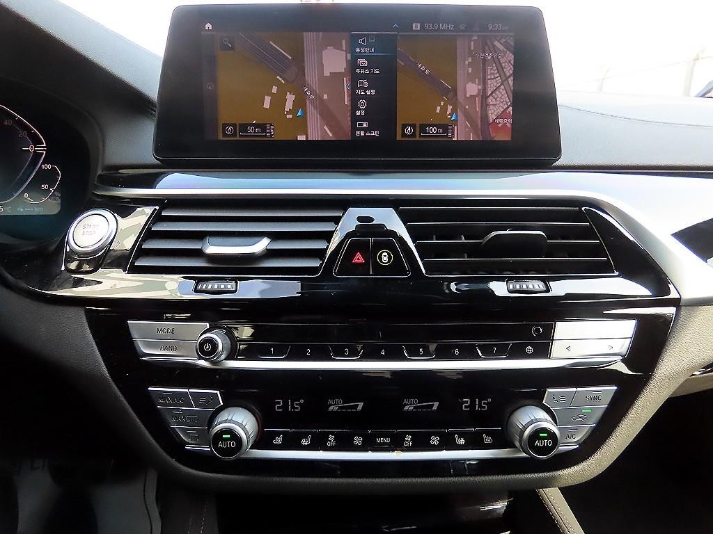BMW 5시리즈 5시리즈 (G30) 530e M 스포츠 이미지 13