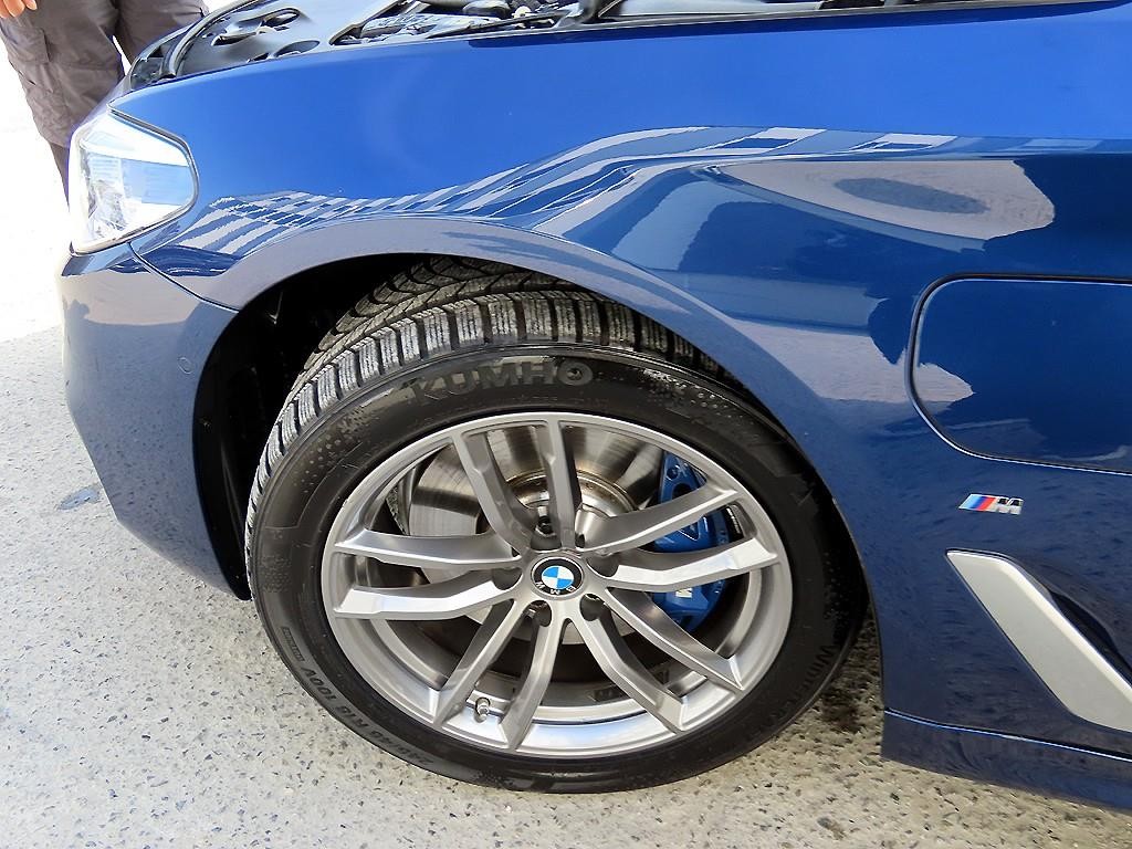 BMW 5시리즈 5시리즈 (G30) 530e M 스포츠 이미지 20