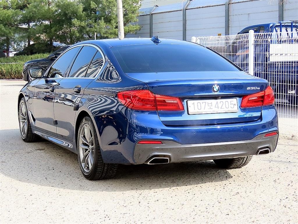 BMW 5시리즈 5시리즈 (G30) 530e M 스포츠 이미지 3