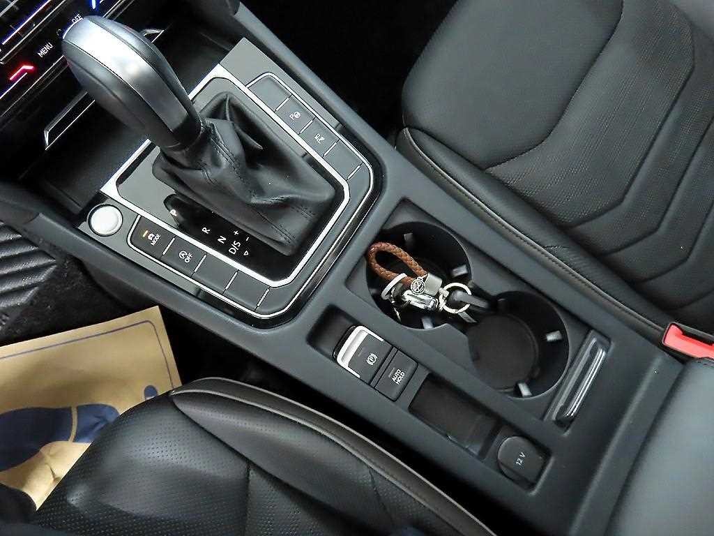 폭스바겐 아테온 2.0 TDI 엘레강스 프레스티지 이미지 10