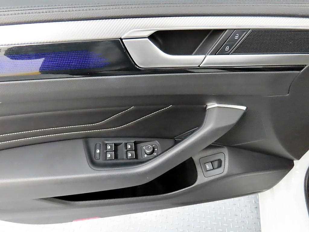 폭스바겐 아테온 2.0 TDI 엘레강스 프레스티지 이미지 11