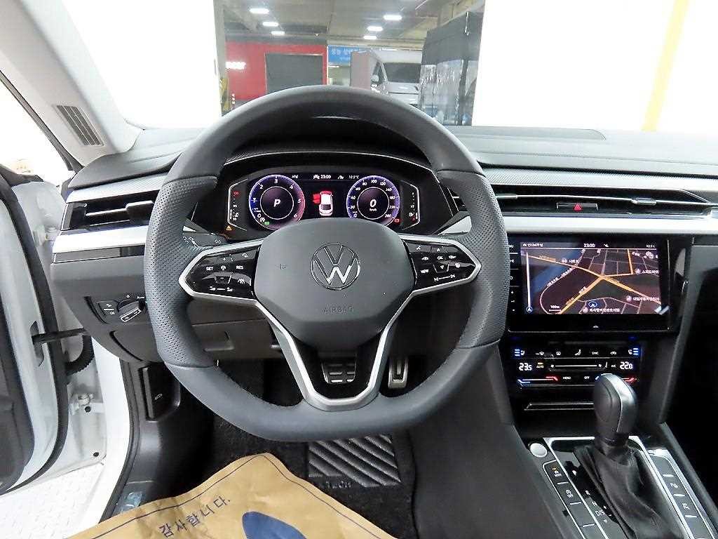폭스바겐 아테온 2.0 TDI 엘레강스 프레스티지 이미지 9