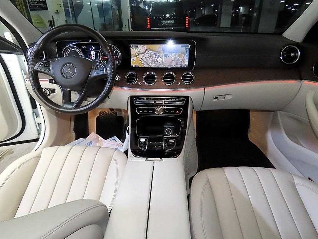 벤츠 E 클래스 E-클래스 W213 E220d 익스클루시브 이미지 10