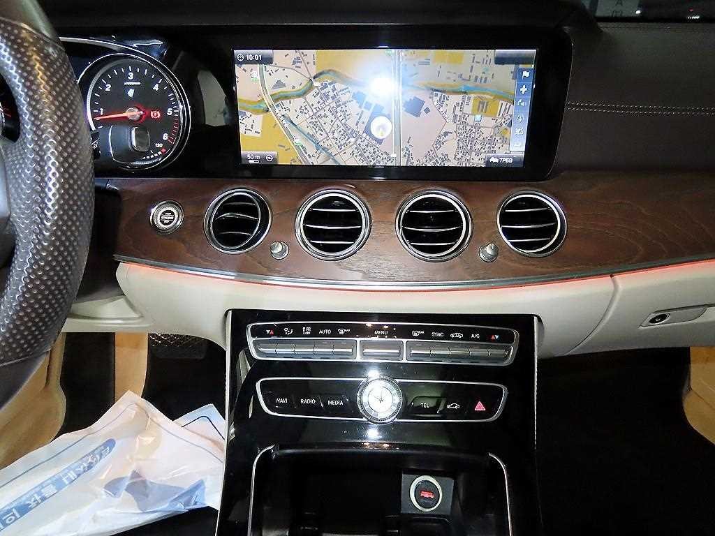벤츠 E 클래스 E-클래스 W213 E220d 익스클루시브 이미지 11