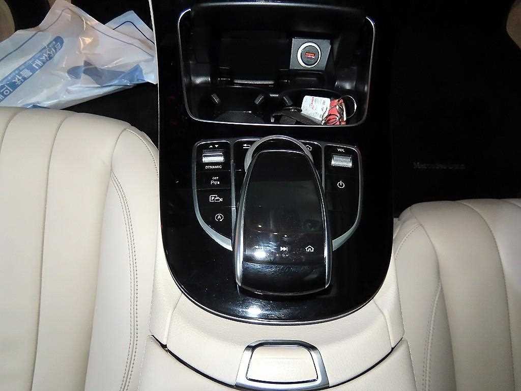 벤츠 E 클래스 E-클래스 W213 E220d 익스클루시브 이미지 12