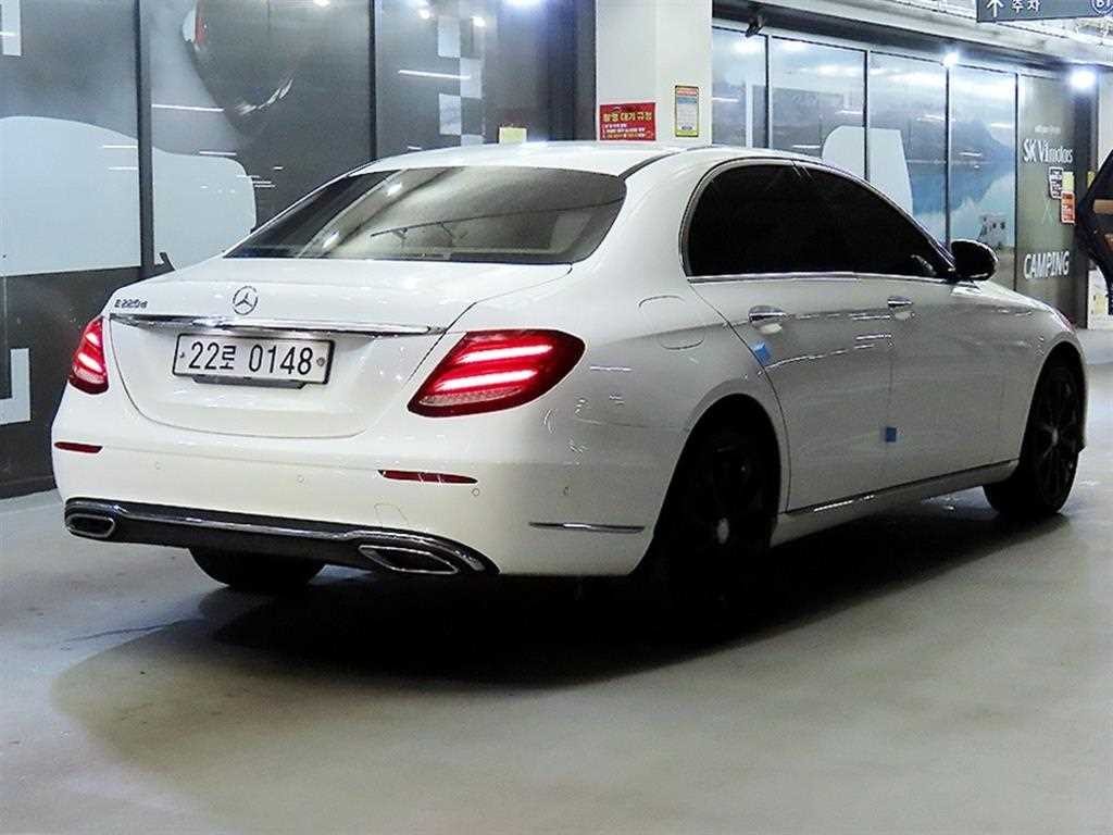 벤츠 E 클래스 E-클래스 W213 E220d 익스클루시브 이미지 4