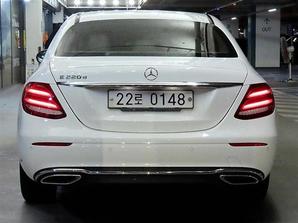벤츠 E 클래스 E-클래스 W213 E220d 익스클루시브 이미지 5