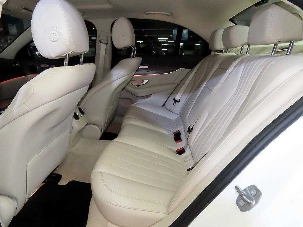 벤츠 E 클래스 E-클래스 W213 E220d 익스클루시브 이미지 7