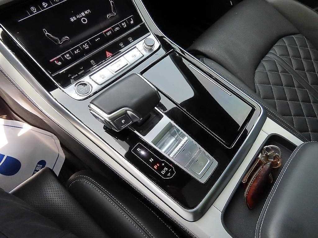 아우디 Q7 Q7 (4M) 55 TFSI 콰트로 프리미엄 이미지 11