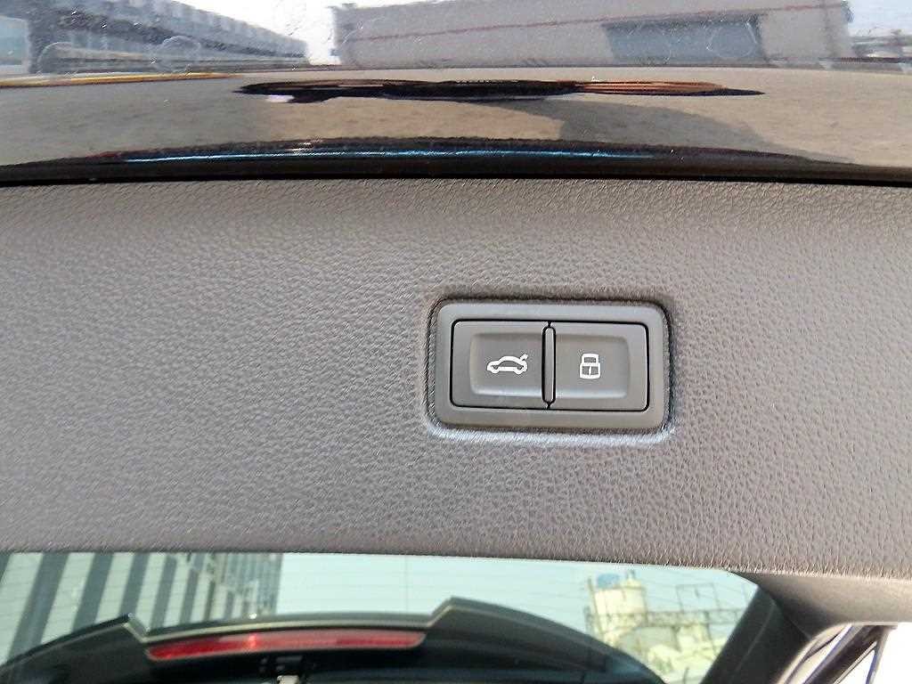 아우디 Q7 Q7 (4M) 55 TFSI 콰트로 프리미엄 이미지 17