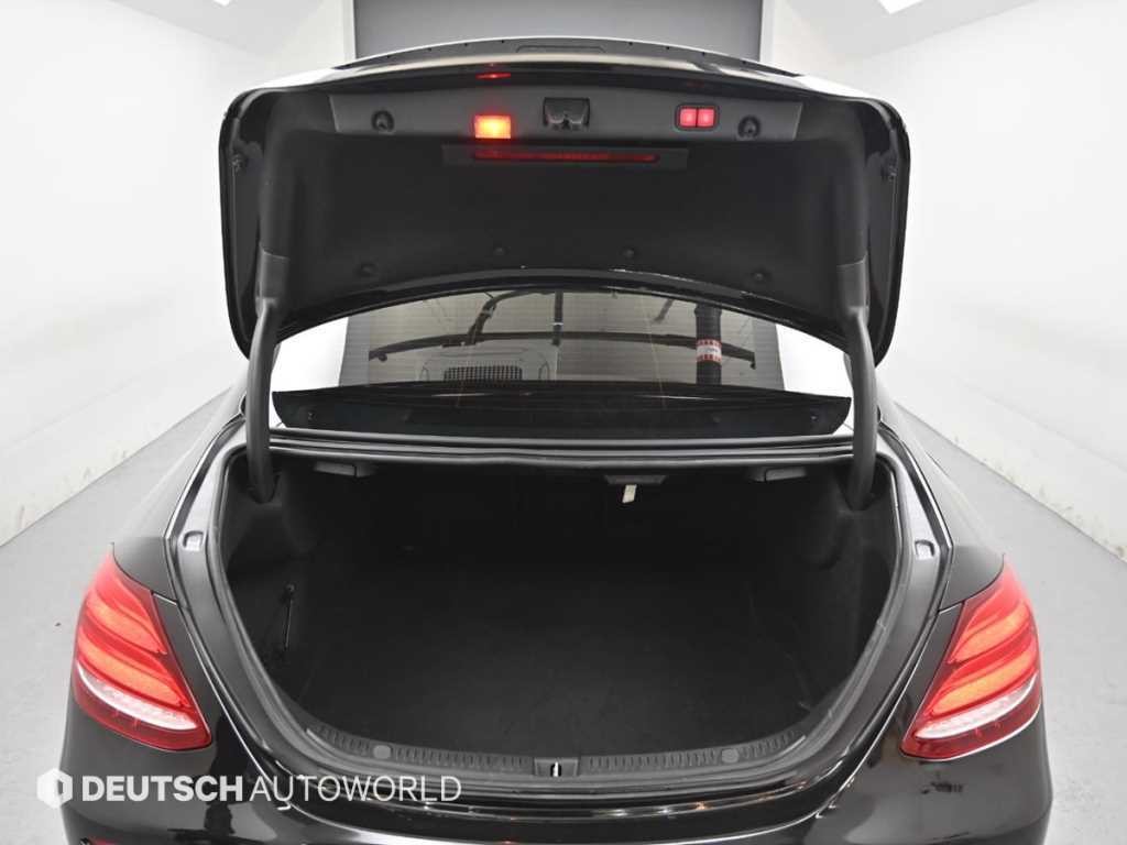 벤츠 E 클래스 E-클래스 W213 E300 4MATIC 익스클루시브 이미지 19