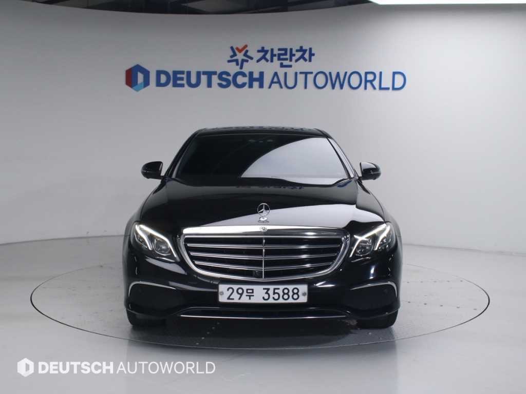 벤츠 E 클래스 E-클래스 W213 E300 4MATIC 익스클루시브 이미지 3