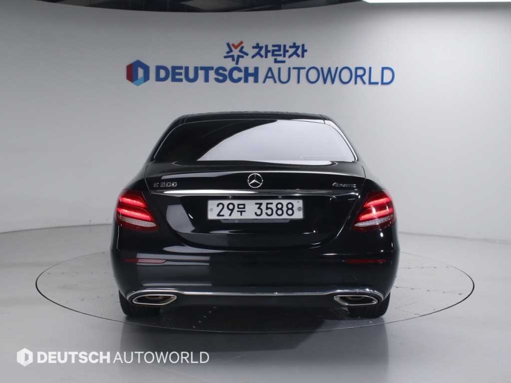 벤츠 E 클래스 E-클래스 W213 E300 4MATIC 익스클루시브 이미지 4