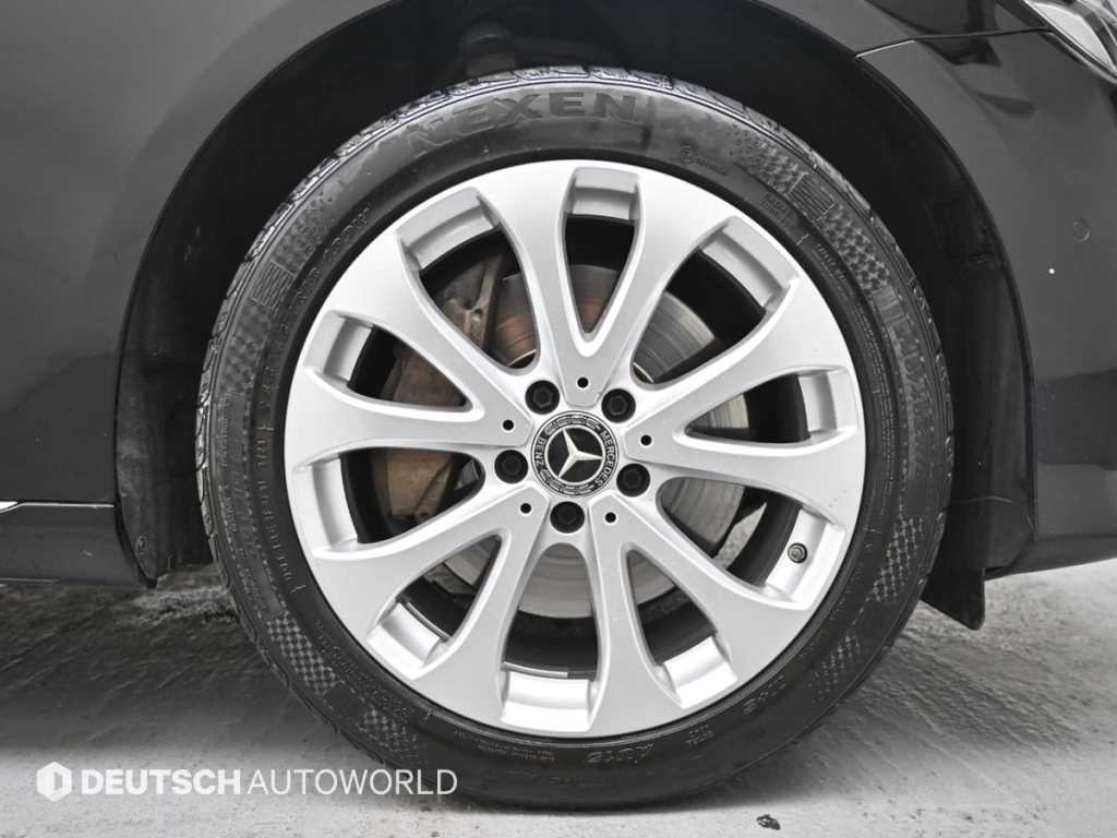 벤츠 E 클래스 E-클래스 W213 E300 4MATIC 익스클루시브 이미지 5
