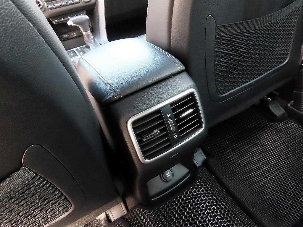 기아 스포티지 스포티지 더 볼드 1.6 디젤 2WD 프레스티지 이미지 15