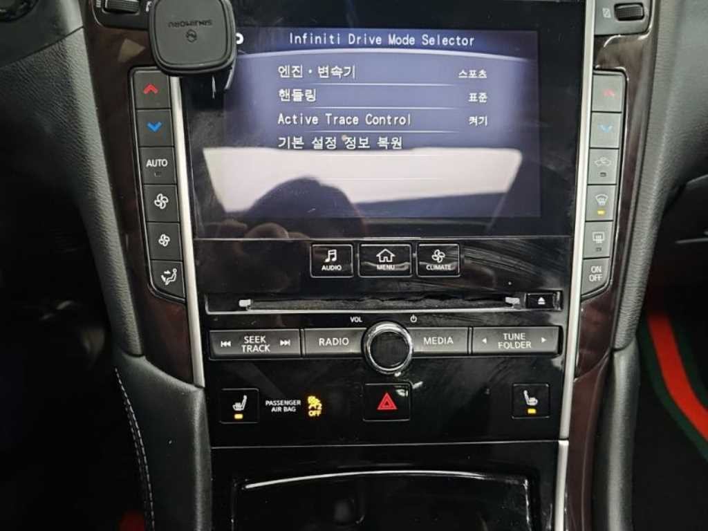 인피니티 Q Q50 2.2D 익스클루시브 이미지 12